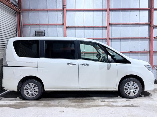 セレナ 20X Vセレクション+セーフティ 防錆塗装4WDTVナビBカメETC(4枚目)