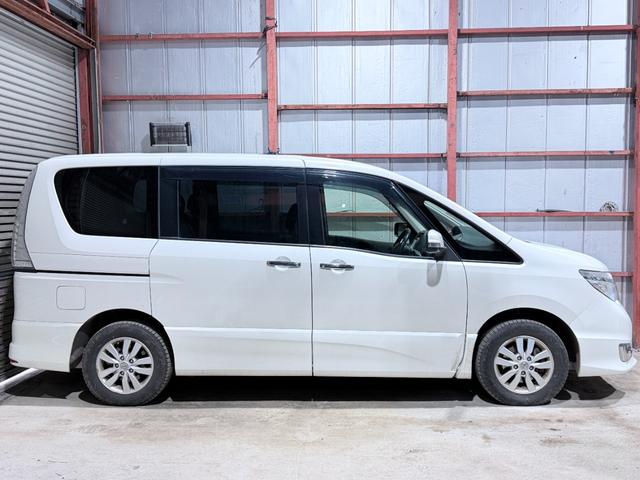 セレナ ハイウェイスター 防錆塗装4WDナビBカメETC夏冬タイヤ(4枚目)