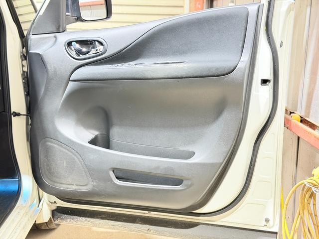 セレナ ハイウェイスター 防錆塗装4WDナビBカメETC夏冬タイヤ(30枚目)