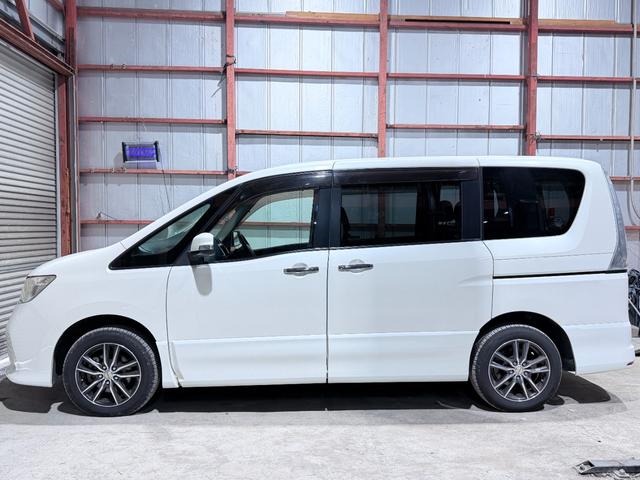 セレナ ハイウェイスター　Ｖセレクション　下廻防錆４ＷＤ（6枚目）