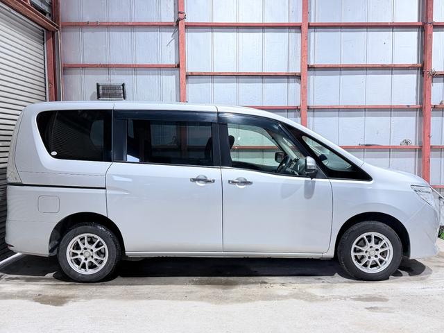 セレナ 20X 防錆塗装4WDキーレスナビETC(4枚目)