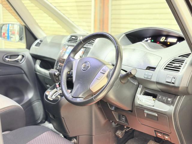 セレナ ハイウェイスター Vセレクション 防錆塗装4WDTVナビBカメ後席モニタETC(27枚目)