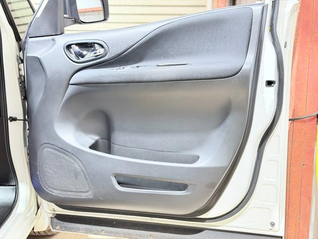 セレナ ハイウェイスター Vセレクション 防錆塗装4WDTVナビBカメ後席モニタETC(29枚目)