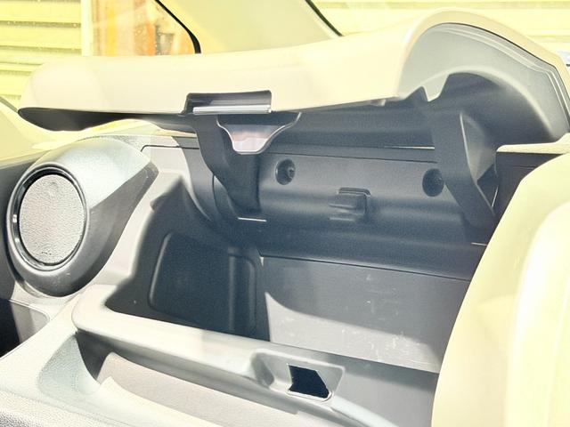 フィットハイブリッド ベースグレード　防錆塗装キーレスＣＤＥＴＣ（58枚目）