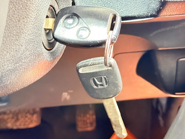 フィットハイブリッド ベースグレード　防錆塗装キーレスＣＤＥＴＣ（63枚目）