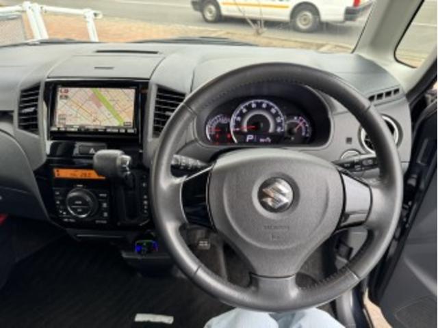 パレットＳＷ ＴＳ　４ＷＤ／エアコン／パワーウィンドウ／パワーステアリング／エアバッグ／ＡＢＳ／盗難防止システム／衝突安全ボディ／キーレスエントリー／スマートキー／エンジンスターター／ベンチシート／フルフラット／（5枚目）