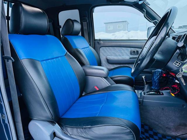 ハイラックススポーツピック エクストラキャブ　ワイド　４ＷＤオーバーフェンダー　サイドステップ　ＴＲＤマッドガードＰＲＯ　ＣＯＭＰ　ＸＴＲＥＭＥ１６インチＡＷ　ＨＡＭＥＲ　ＶＩＣＴＯＲ　ＳＥＲＩＥＳ　ロールバーＪＡＯＳグリルガード　ウインチ　リフトアップ（8枚目）