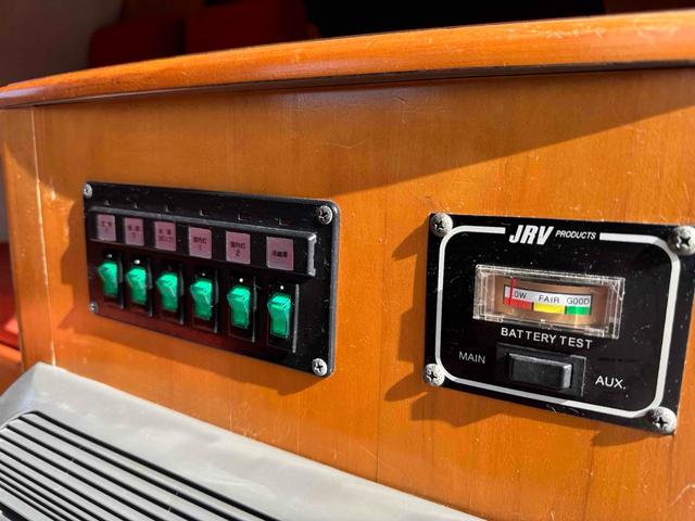 ハイエースワゴン 　４ＷＤ　キャンピングカー　ＥＴＣ　バックカメラ　ナビ　ＴＶ　スライドドア　アルミホイール　ＡＴ　エアコン　パワーウィンドウ　ベバストＦＦヒーター　サブバッテリー　電子レンジ　コンロ　シンク　テーブル（14枚目）