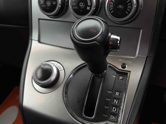 デリカD:5 ローデスト リミテッドエディション 4WD バックカメラ ナビ TV 両側スライド・片側電動 HID スマートキー 電動格納ミラー 後席モニター 3列シート CVT アルミホイール CD DVD再生 USB Bluetooth(7枚目)