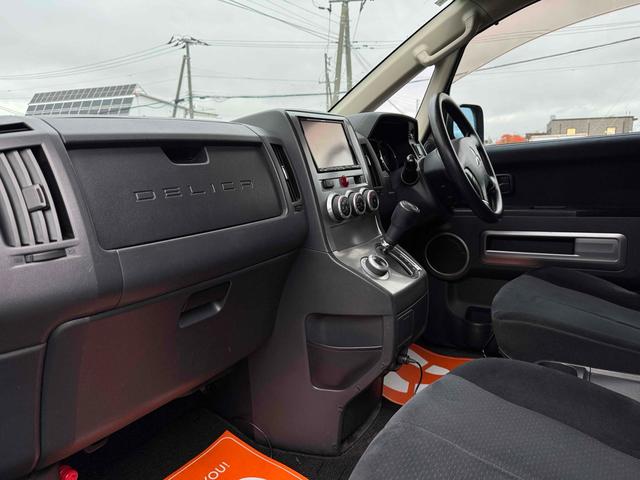 デリカD:5 ローデスト リミテッドエディション 4WD バックカメラ ナビ TV 両側スライド・片側電動 HID スマートキー 電動格納ミラー 後席モニター 3列シート CVT アルミホイール CD DVD再生 USB Bluetooth(21枚目)