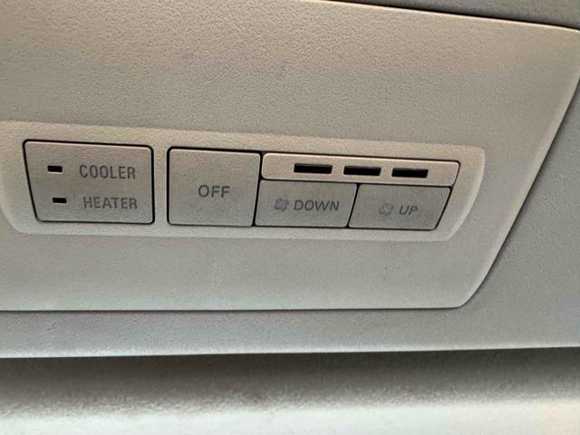 デリカD:5 ローデスト リミテッドエディション 4WD バックカメラ ナビ TV 両側スライド・片側電動 HID スマートキー 電動格納ミラー 後席モニター 3列シート CVT アルミホイール CD DVD再生 USB Bluetooth(24枚目)