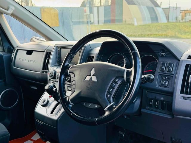 デリカD:5 シャモニー 4WD ETC 全周囲カメラ ナビ TV オートクルーズコントロール 両側電動スライドドア オートライト HID スマートキー シートヒーター パワーシート CVT アルミホイール CD(2枚目)