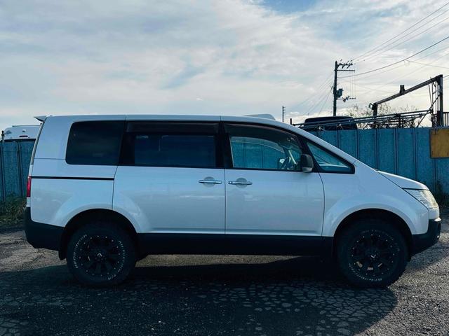 デリカD:5 シャモニー 4WD ETC 全周囲カメラ ナビ TV オートクルーズコントロール 両側電動スライドドア オートライト HID スマートキー シートヒーター パワーシート CVT アルミホイール CD(16枚目)