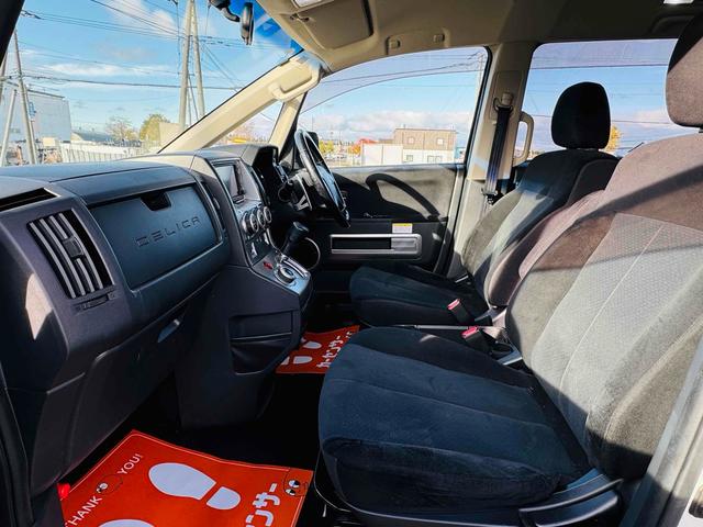 デリカD:5 シャモニー 4WD ETC 全周囲カメラ ナビ TV オートクルーズコントロール 両側電動スライドドア オートライト HID スマートキー シートヒーター パワーシート CVT アルミホイール CD(30枚目)