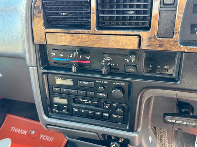 ハイラックスピックアップ ダブルキャブ SR 4WD MTヒッチメンバー エアコン カセット タイミングベルト交換済み(24枚目)