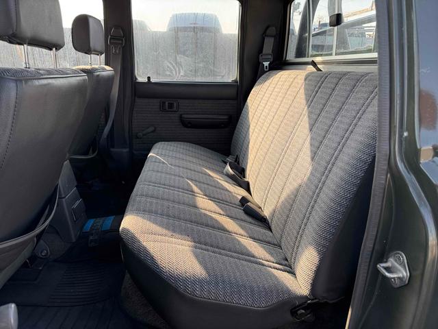 ハイラックスピックアップ ダブルキャブ SR 4WD MTヒッチメンバー エアコン カセット タイミングベルト交換済み(25枚目)