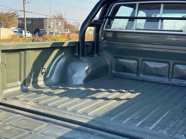 ハイラックスピックアップ ダブルキャブ SR 4WD MTヒッチメンバー エアコン カセット タイミングベルト交換済み(26枚目)