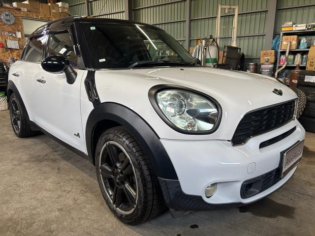 ＭＩＮＩ クーパーＳ　クロスオーバー　オール４　４ＷＤ　社外ナビ　テレビ　バックカメラ　サンルーフ　ターボ　ＥＴＣ　シートヒーター　純正１８インチＡＷ（3枚目）