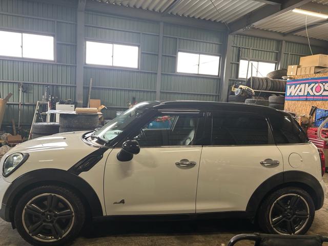 ＭＩＮＩ クーパーＳ　クロスオーバー　オール４　４ＷＤ　社外ナビ　テレビ　バックカメラ　サンルーフ　ターボ　ＥＴＣ　シートヒーター　純正１８インチＡＷ（5枚目）