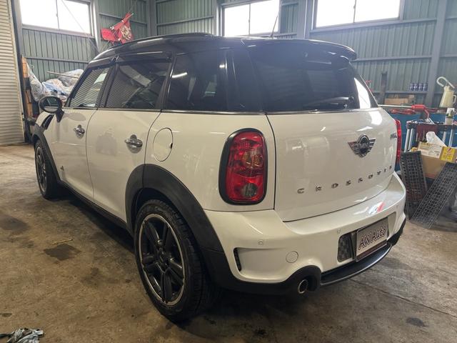 ＭＩＮＩ クーパーＳ　クロスオーバー　オール４　４ＷＤ　社外ナビ　テレビ　バックカメラ　サンルーフ　ターボ　ＥＴＣ　シートヒーター　純正１８インチＡＷ（8枚目）