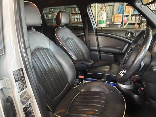 ＭＩＮＩ クーパーＳ　クロスオーバー　オール４　４ＷＤ　社外ナビ　テレビ　バックカメラ　サンルーフ　ターボ　ＥＴＣ　シートヒーター　純正１８インチＡＷ（15枚目）