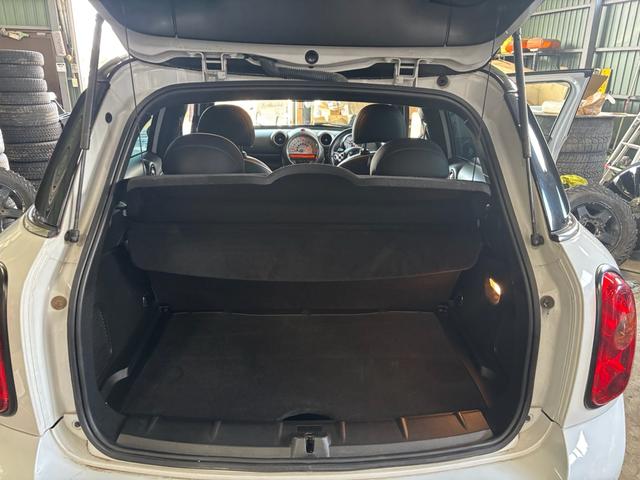 ＭＩＮＩ クーパーＳ　クロスオーバー　オール４　４ＷＤ　社外ナビ　テレビ　バックカメラ　サンルーフ　ターボ　ＥＴＣ　シートヒーター　純正１８インチＡＷ（18枚目）