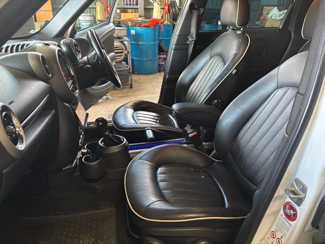 ＭＩＮＩ クーパーＳ　クロスオーバー　オール４　４ＷＤ　社外ナビ　テレビ　バックカメラ　サンルーフ　ターボ　ＥＴＣ　シートヒーター　純正１８インチＡＷ（20枚目）