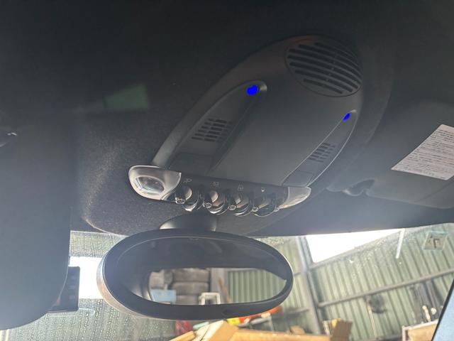 ＭＩＮＩ クーパーＳ　クロスオーバー　オール４　４ＷＤ　社外ナビ　テレビ　バックカメラ　サンルーフ　ターボ　ＥＴＣ　シートヒーター　純正１８インチＡＷ（22枚目）