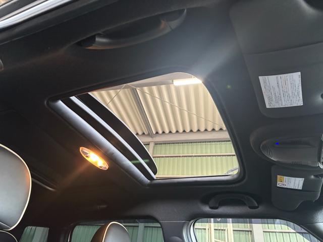 ＭＩＮＩ クーパーＳ　クロスオーバー　オール４　４ＷＤ　社外ナビ　テレビ　バックカメラ　サンルーフ　ターボ　ＥＴＣ　シートヒーター　純正１８インチＡＷ（23枚目）