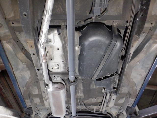 Ｎ－ＢＯＸ ２トーンカラースタイル　Ｇ・ターボＬパッケージ　本州仕入れ　４ＷＤ　ターボ　ナビ　フルセグＴＶ　バックカメラ　ＥＴＣ　クルコン　フォグランプ　両側パワスラ　スマートキー　プッシュスタート　ドアバイザー（66枚目）