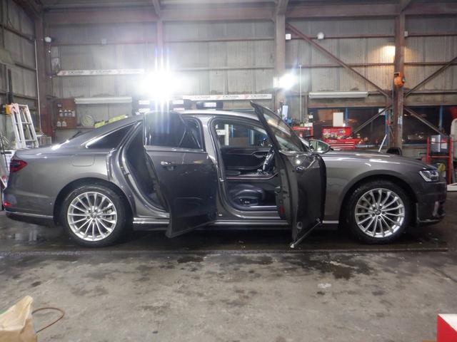 A8 55TFSIクワトロ 本州仕入 ナビ TV 360°カメラ B/T サンルーフ LEDヘッドライト BANG&OLUSEN 後席リモート 黒革 シートヒーター ヴァーチャルコックピット 電動トランク 全席電動シート(17枚目)