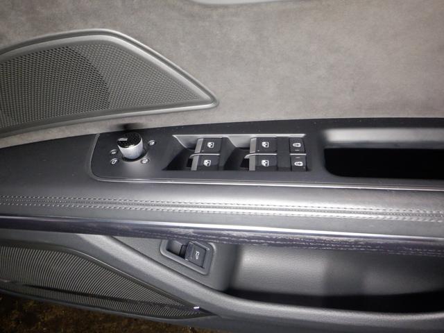 A8 55TFSIクワトロ 本州仕入 ナビ TV 360°カメラ B/T サンルーフ LEDヘッドライト BANG&OLUSEN 後席リモート 黒革 シートヒーター ヴァーチャルコックピット 電動トランク 全席電動シート(38枚目)