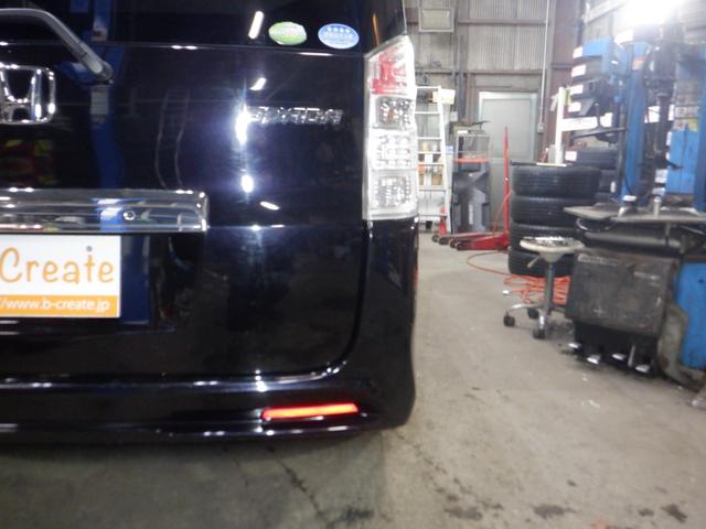 ステップワゴンスパーダ Ｚ　４ＷＤ　ナビ　ＴＶ　Ｂ／Ｔ　Ｂカメラ　両側電動　スマートキー　ＨＩＤ　ＥＴＣ　ワイパーデアイサー　ミラーヒーター　ＶＳＡ　リアヒーター　フォグランプ　オートエアコン（26枚目）