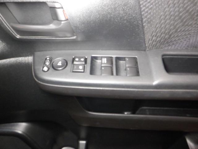 ステップワゴンスパーダ Ｚ　４ＷＤ　ナビ　ＴＶ　Ｂ／Ｔ　Ｂカメラ　両側電動　スマートキー　ＨＩＤ　ＥＴＣ　ワイパーデアイサー　ミラーヒーター　ＶＳＡ　リアヒーター　フォグランプ　オートエアコン（32枚目）