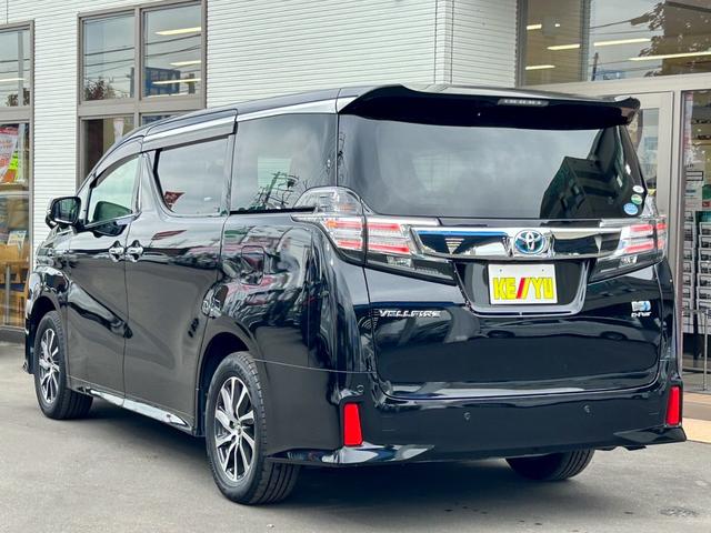 ヴェルファイアハイブリッド ＺＲ　４ＷＤ　純正９型ナビ　純正１１型後席モニター　地デジＴＶ　Ｂｌｕｅｔｏｏｔｈ　パノラミックビューモニター　電動ハーフレザーシート　追従型クルーズコントロール　衝突被害軽減装置　純正ＡＷ　ＥＴＣ　禁煙車（11枚目）