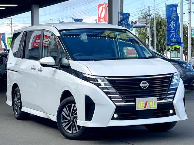 セレナ ハイウェイスターＶ　４ＷＤ　クリアビューパッケージ　寒冷地仕様　純正１２．３型ナビ　地デジＴＶ　Ｂｌｕｅｔｏｏｔｈ　スマホ連携　ＨＤＭＩ端子　デジタルインナーミラー　ステアリングヒーター　シートヒーター　ＢＳＭ　禁煙車（7枚目）