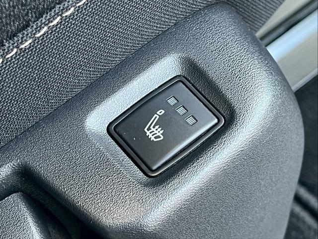 セレナ ハイウェイスターＶ　４ＷＤ　クリアビューパッケージ　寒冷地仕様　純正１２．３型ナビ　地デジＴＶ　Ｂｌｕｅｔｏｏｔｈ　スマホ連携　ＨＤＭＩ端子　デジタルインナーミラー　ステアリングヒーター　シートヒーター　ＢＳＭ　禁煙車（20枚目）