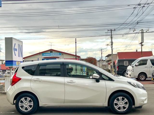 ノート X FOUR Vセレクション+セーフティII 4WD 夏・冬タイヤ付 純正エンジンスターター 純正ナビ アラウンドビューモニター 地デジTV Bluetooth コーナーセンサー 衝突被害軽減装置 LEDヘッドライト パートタイム4WD 禁煙車(8枚目)