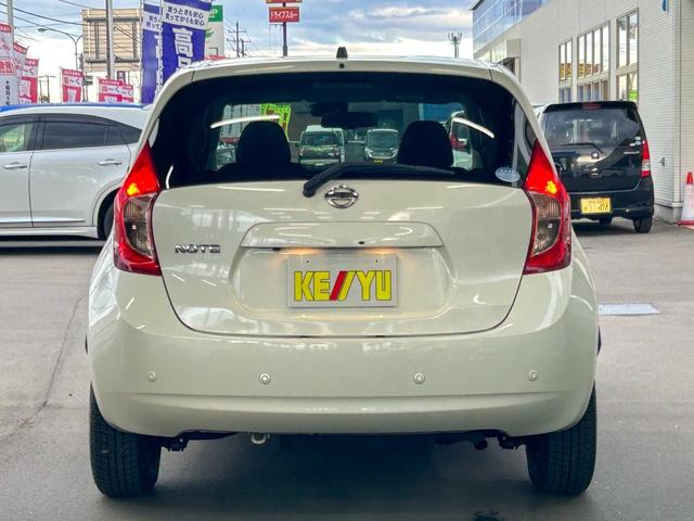 ノート X FOUR Vセレクション+セーフティII 4WD 夏・冬タイヤ付 純正エンジンスターター 純正ナビ アラウンドビューモニター 地デジTV Bluetooth コーナーセンサー 衝突被害軽減装置 LEDヘッドライト パートタイム4WD 禁煙車(10枚目)