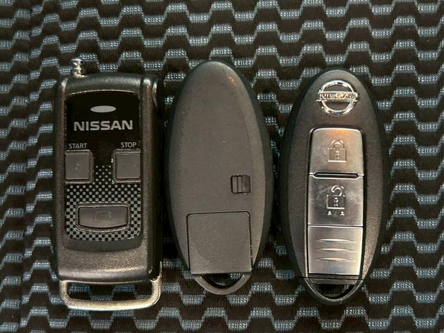 ノート X FOUR Vセレクション+セーフティII 4WD 夏・冬タイヤ付 純正エンジンスターター 純正ナビ アラウンドビューモニター 地デジTV Bluetooth コーナーセンサー 衝突被害軽減装置 LEDヘッドライト パートタイム4WD 禁煙車(34枚目)