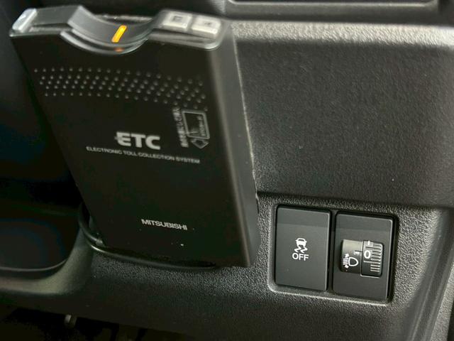 N-BOXカスタム ターボ 4WD 純正スマホ連携9型ナビ 地デジTV Bluetooth バックカメラ USB 両側電動スライドドア レーダークルーズ エンジンスターター シートヒーター ETC コーナーセンサー 1オーナー(38枚目)