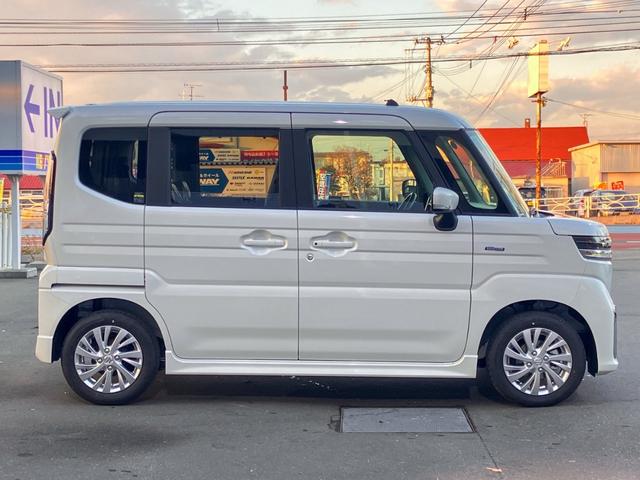 スペーシアカスタム ハイブリッドGS 4WD 届出済未使用車 追従レーダークルーズ 標識認知機能 レーンアシスト 誤発進抑制機能 コーナーセンサー シートヒーター USB充電 片側電動スライドドア LEDヘッドライト ハイビームアシスト(8枚目)