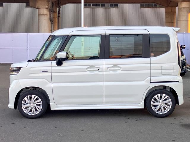 スペーシアカスタム ハイブリッドGS 4WD 届出済未使用車 追従レーダークルーズ 標識認知機能 レーンアシスト 誤発進抑制機能 コーナーセンサー シートヒーター USB充電 片側電動スライドドア LEDヘッドライト ハイビームアシスト(12枚目)