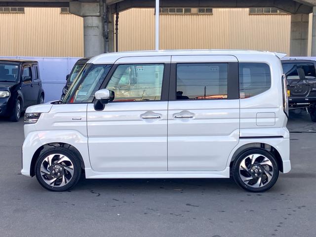 スペーシアカスタム ハイブリッドＸＳターボ　４ＷＤ　届出済未使用車　全方位モニター付９型ナビ　地デジＴＶ　スマホ連携　Ｂｌｕｅｔｏｏｔｈ　ＵＳＢ　追従レーダークルーズ　標識認知機能　レーンアシスト　誤発進抑制　コーナーセンサー　シートヒーター（12枚目）