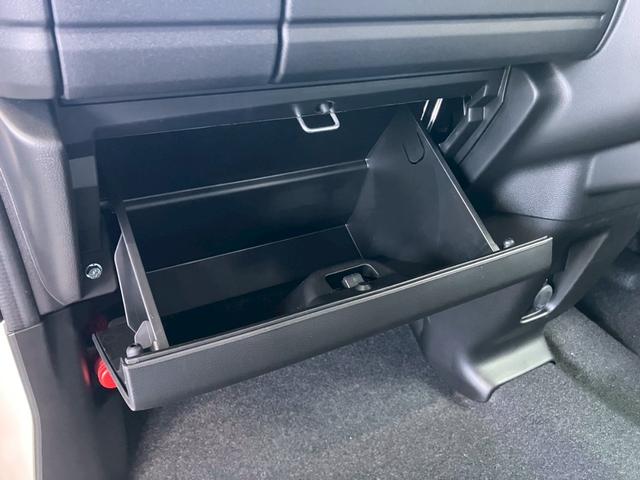 スペーシアカスタム ハイブリッドＸＳターボ　４ＷＤ　届出済未使用車　全方位モニター付９型ナビ　地デジＴＶ　スマホ連携　Ｂｌｕｅｔｏｏｔｈ　ＵＳＢ　追従レーダークルーズ　標識認知機能　レーンアシスト　誤発進抑制　コーナーセンサー　シートヒーター（18枚目）