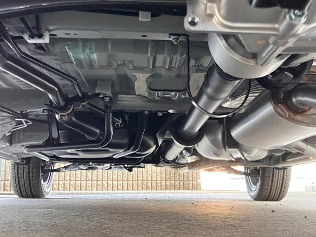 Ｎ－ＢＯＸカスタム ターボ　４ＷＤ　届出済未使用　ターボ　純正８型ナビ　地デジＴＶ　Ｂｌｕｅｔｏｏｔｈ　バックカメラ　両側電動スライドドア　追従クルーズコントロール　シートヒーター　ハーフ革シート　スマートキー　ホンダセンシング（4枚目）