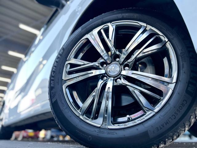 アルファードハイブリッド Ｇ　Ｆパッケージ　４ＷＤ　後期型　【純正ディスプレイオーディオ・ナビ付】　Ｂｌｕｅｔｏｏｔｈ　純正後席モニター　スマホ連携　バックカメラ　デジタルインナーミラー　ステアリングヒーター　シートヒーター＆エアコン　禁煙車（13枚目）