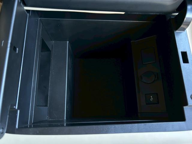 アルファードハイブリッド Ｇ　Ｆパッケージ　４ＷＤ　後期型　【純正ディスプレイオーディオ・ナビ付】　Ｂｌｕｅｔｏｏｔｈ　純正後席モニター　スマホ連携　バックカメラ　デジタルインナーミラー　ステアリングヒーター　シートヒーター＆エアコン　禁煙車（41枚目）