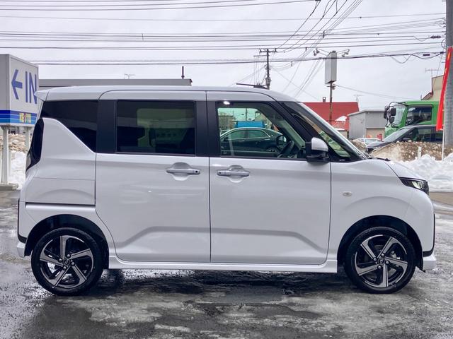 ムーヴ ＲＳ　４ＷＤ／届出済未使用車／パノラマモニター／両側電動スライドドア／シートヒーター／フルＬＥＤヘッドランプ／エマージェンシーストップシグナル／コーナーセンサー／全車速追従機能付ＡＣＣ／サイドビューランプ（11枚目）