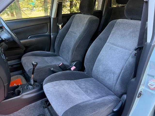 プロボックスワゴン Ｆ　エクストラパッケージリミテッド　４ＷＤ／全塗装グレー／ホワイトレター／社外アルミ／夏・冬タイヤセット／５速マニュアル／ＬＥＤヘッドライト／スモークテールランプ（19枚目）